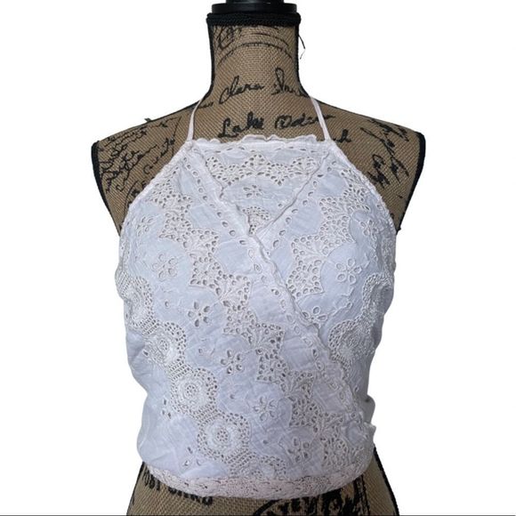 American Eagle Outfitters Tops - American Eagle eyelet light pink tie halter top